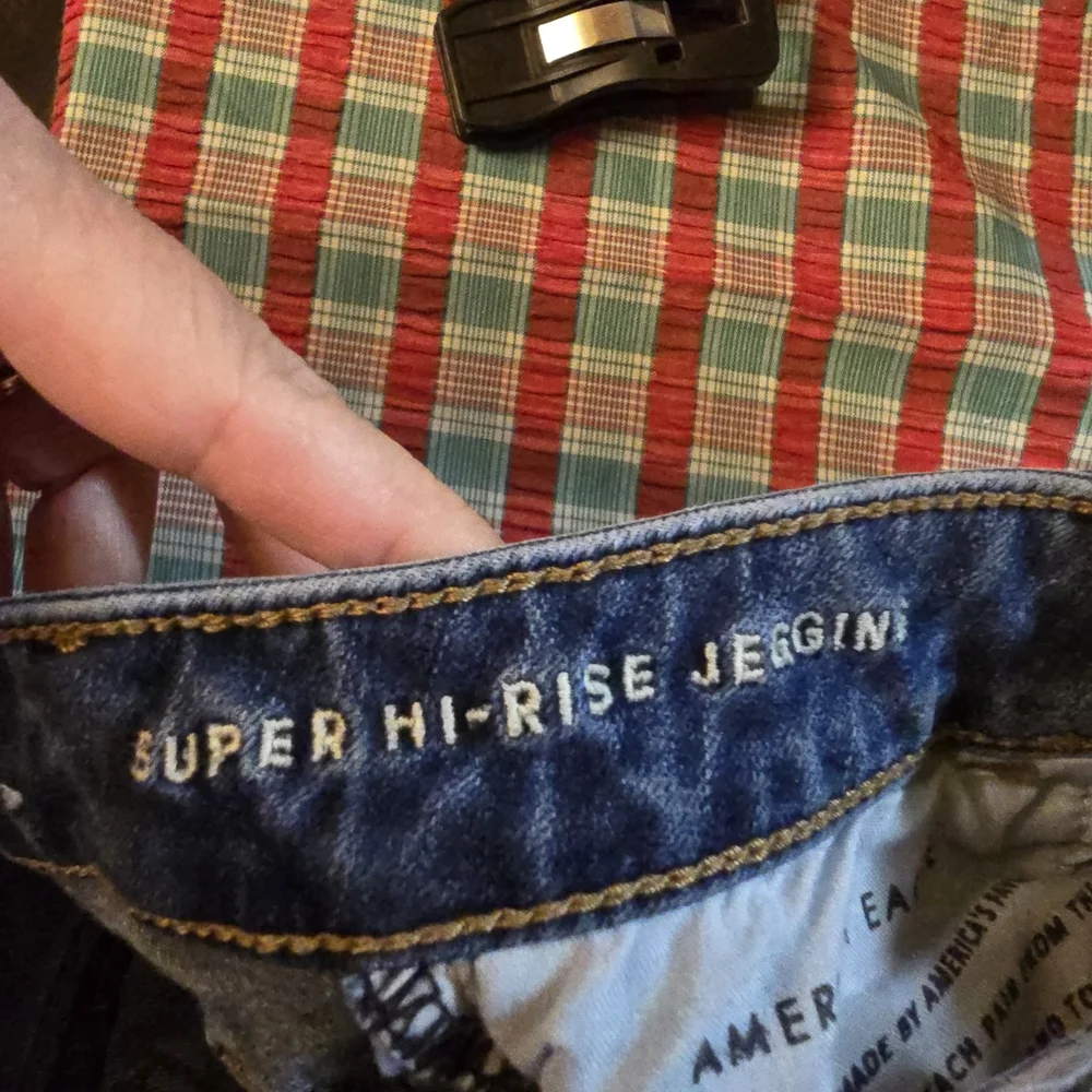 American Eagle Women’s Dark Wash Skinny Jeans – Size 2 Curvy - Picture 5 of 6